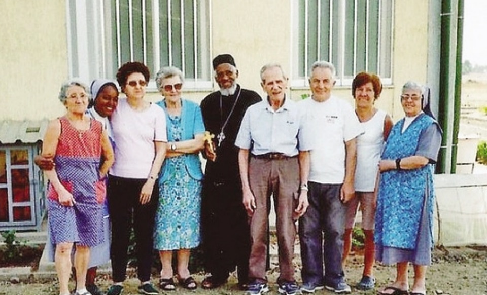 Volontari ultrasettantenni in Africa