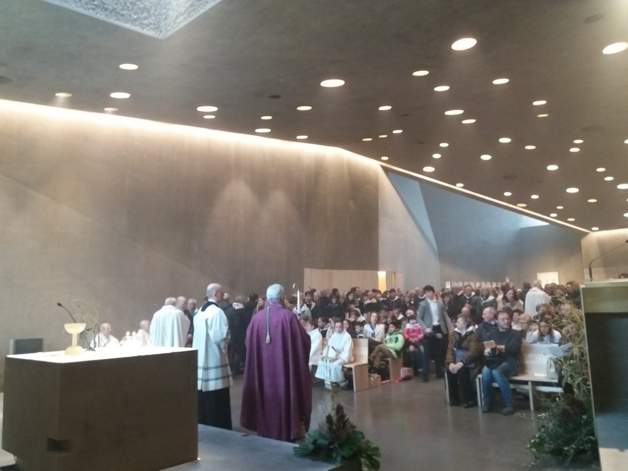 Inaugurato centro pastorale alla presenza del vescovo di Bergamo FOTO VIDEO