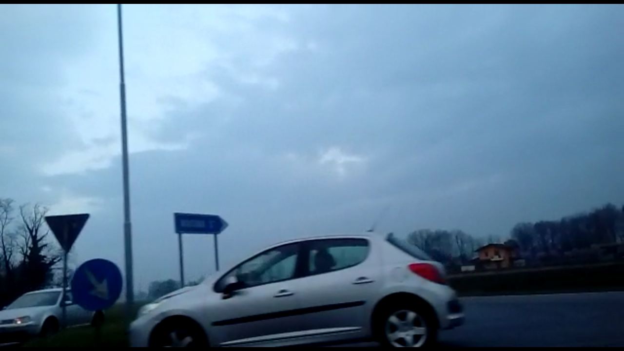 Ciclista investito sulla Sp121, è grave SIRENE DI NOTTE