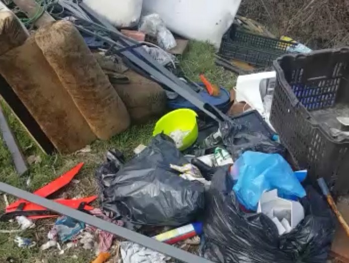 Furto in discarica, espulsi due irregolari