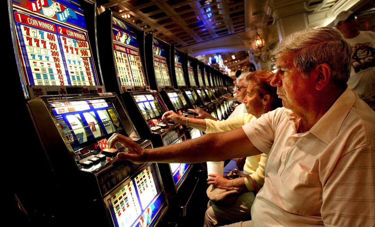 Gioco d’azzardo, continua la battaglia del Comune