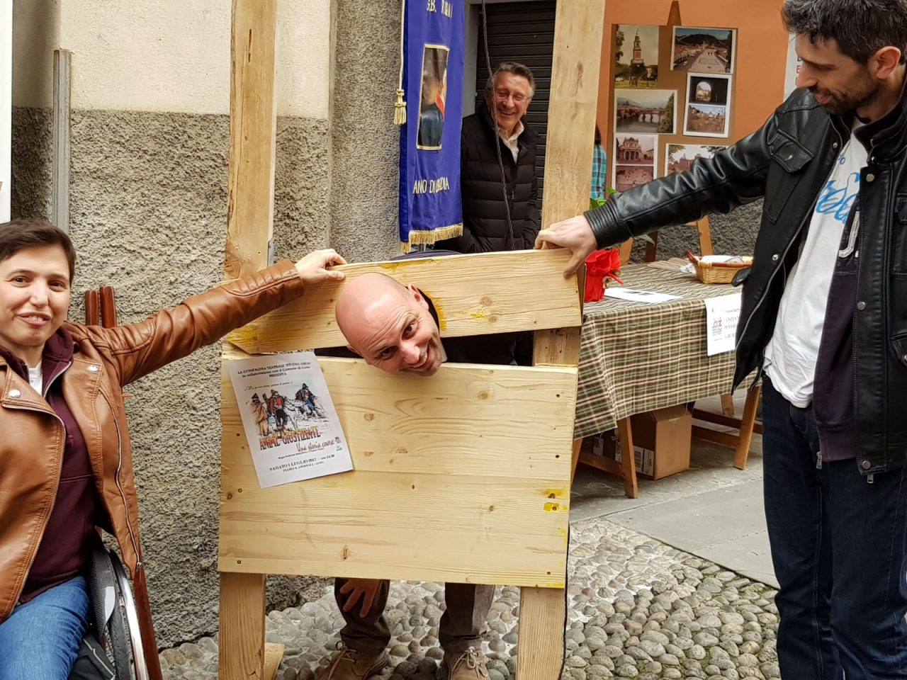 Romano celebra la poesia ma il sindaco “cade” su Dante