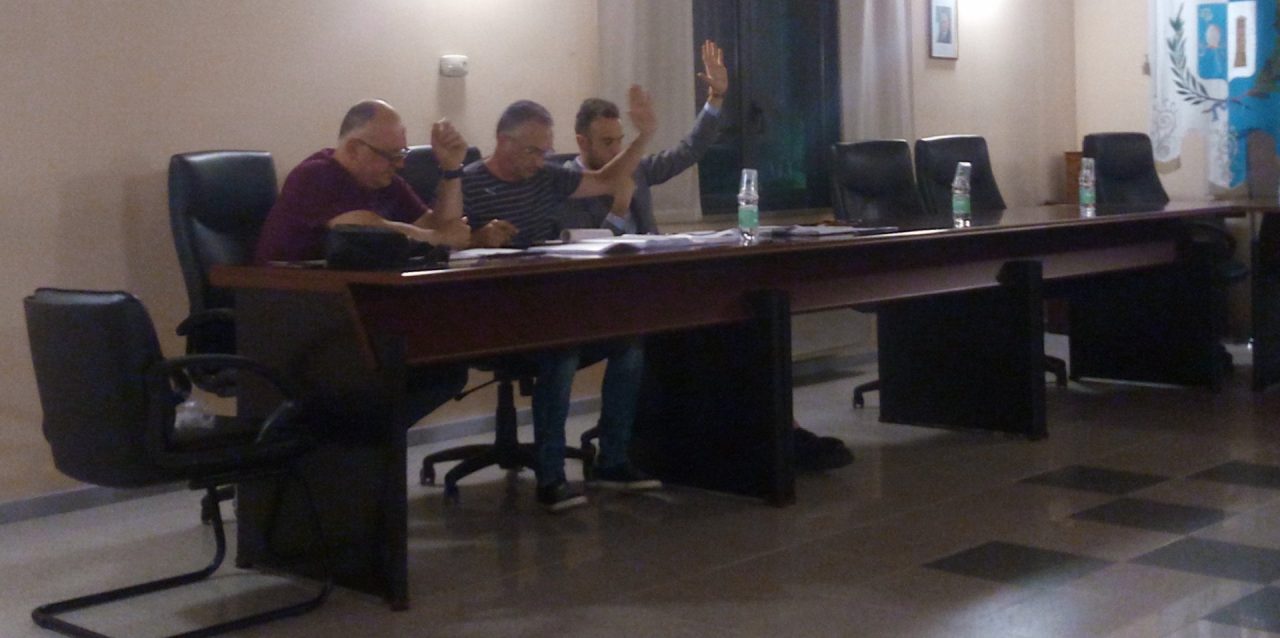 Bilancio ok, ma la minoranza si astiene