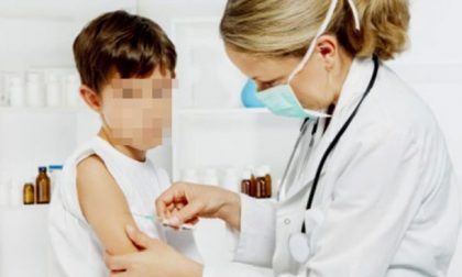 Falso certificato vaccinale, genitori indagati