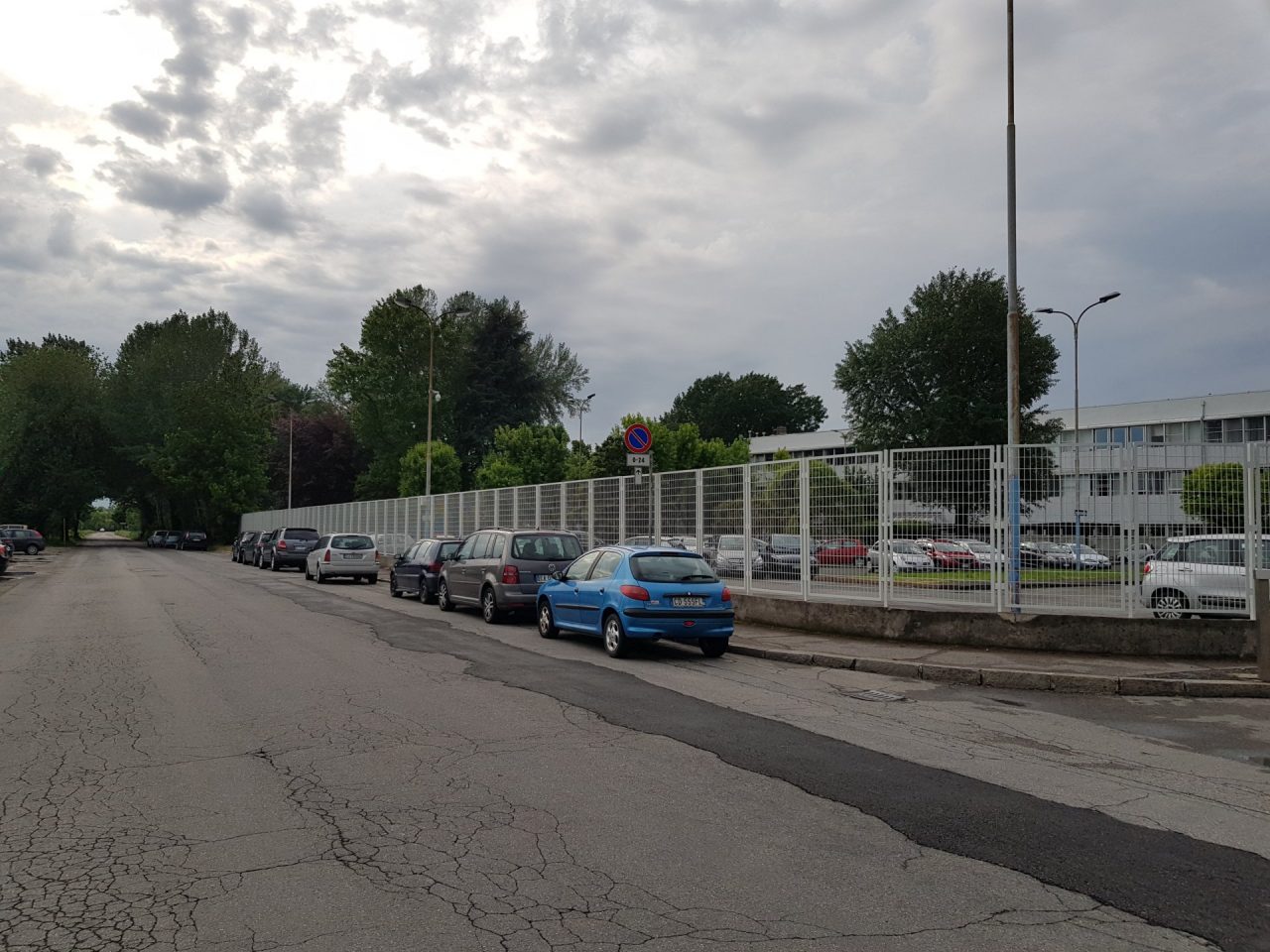 Exide, il parcheggio è un pericolo