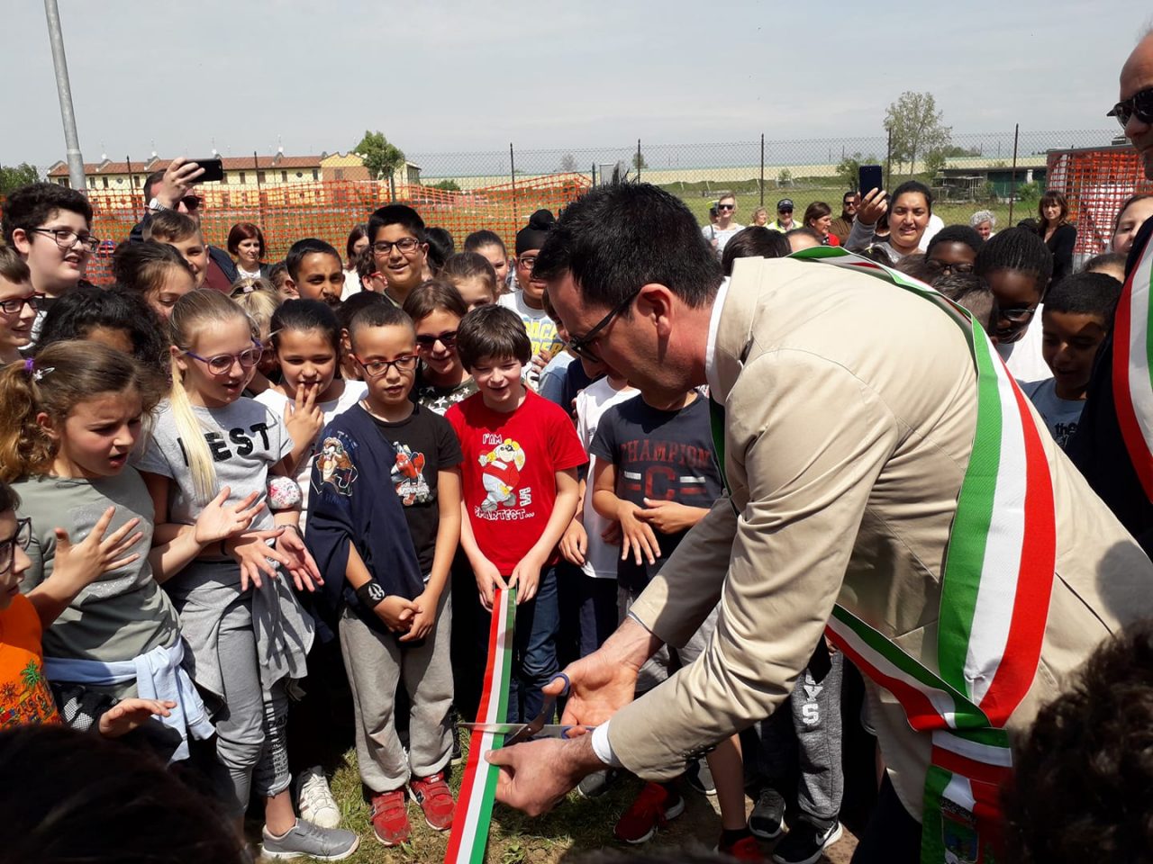 Nuove scuole medie, posata la prima pietra