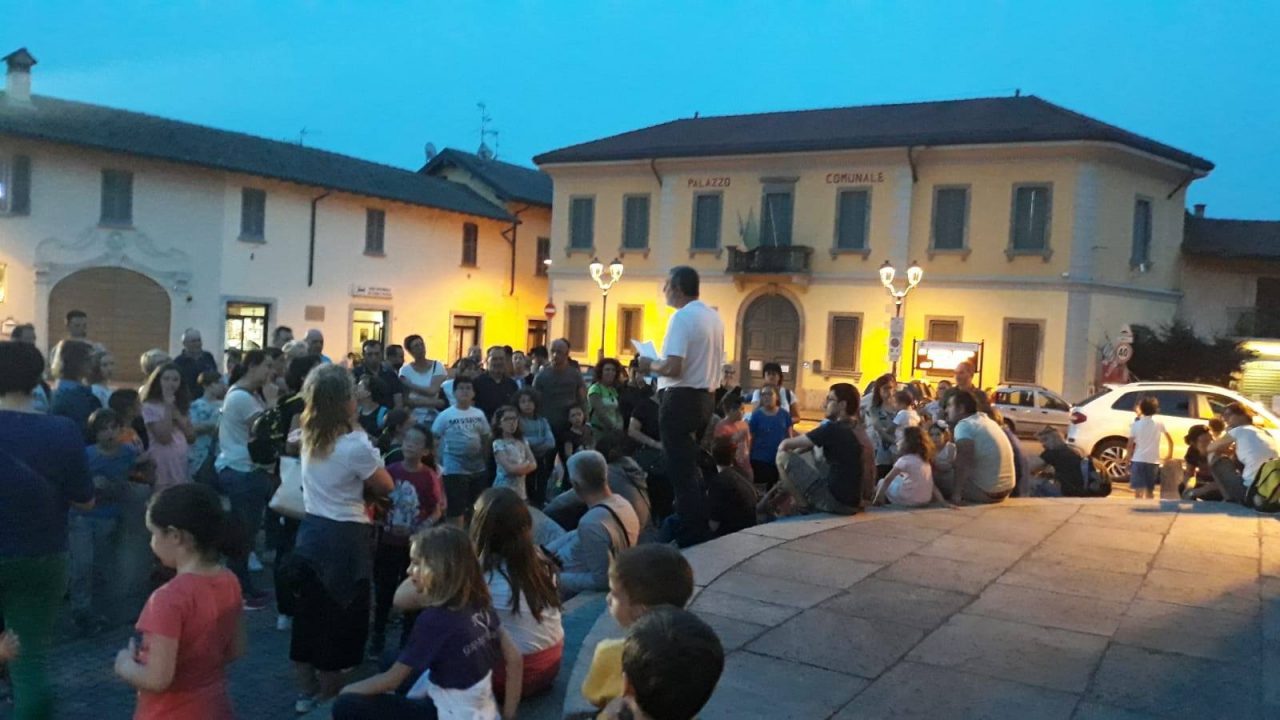 Successo per la lucciolata di Fara d’Adda: 150 i partecipanti