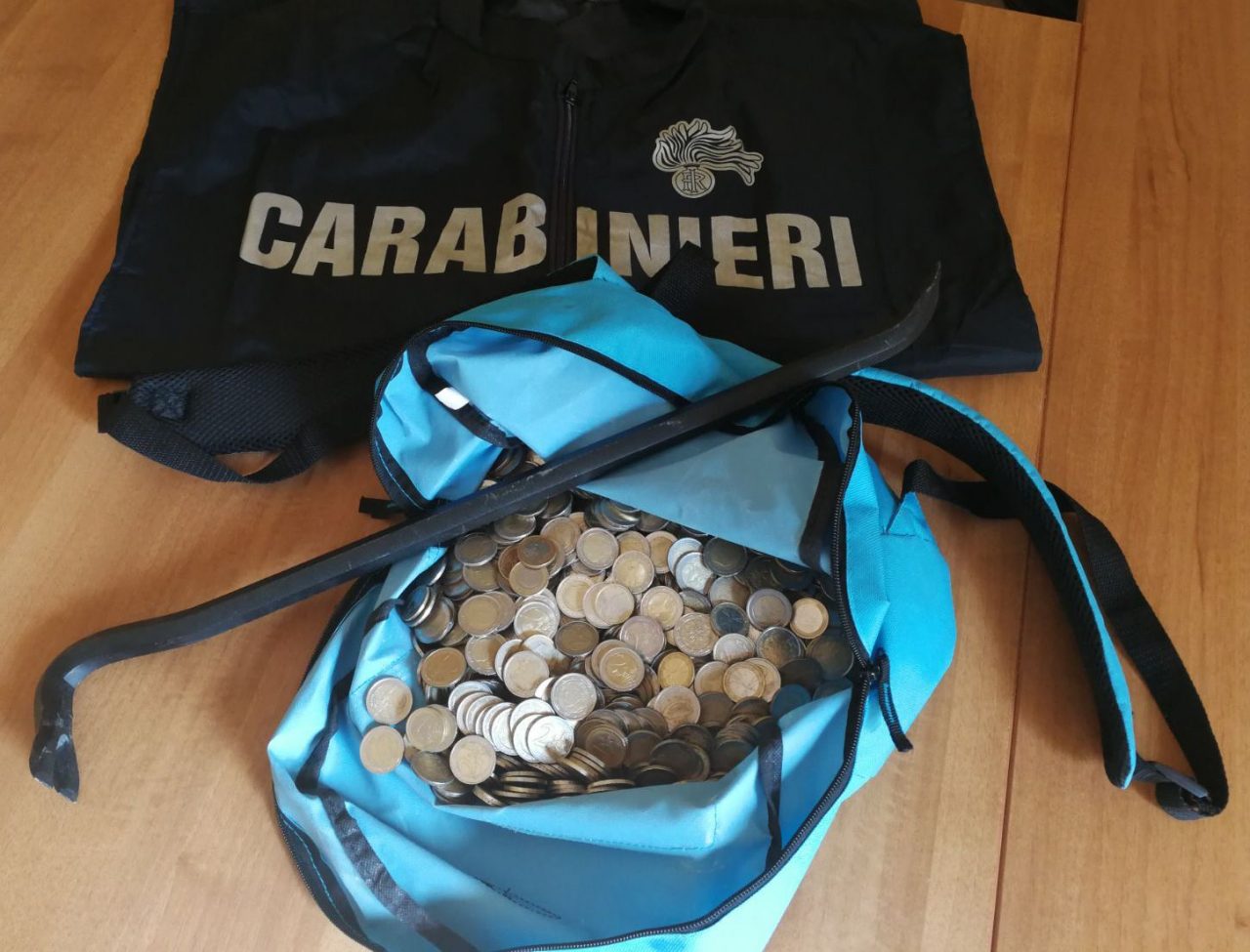 Assaltano la sala giochi, quattro arresti a Calcio e Romano