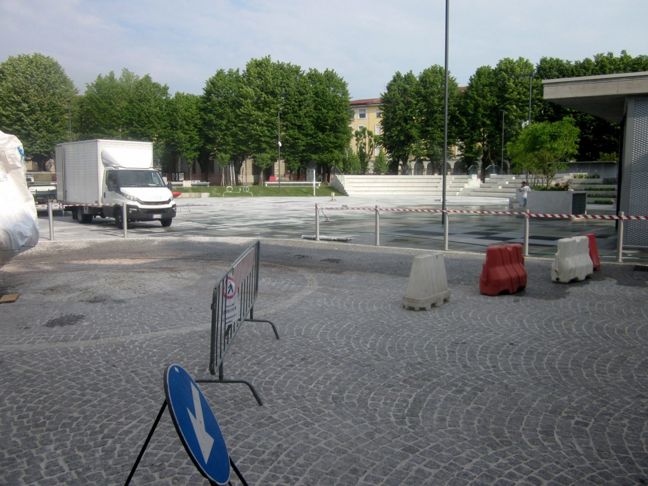 Piazza Setti ultimi ritocchi prima dell’apertura
