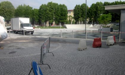 Piazza Setti ultimi ritocchi prima dell'apertura