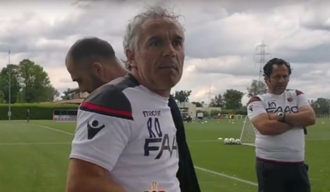 Gesto dell’ombrello lite tra Donadoni e un ultrà  VIDEO