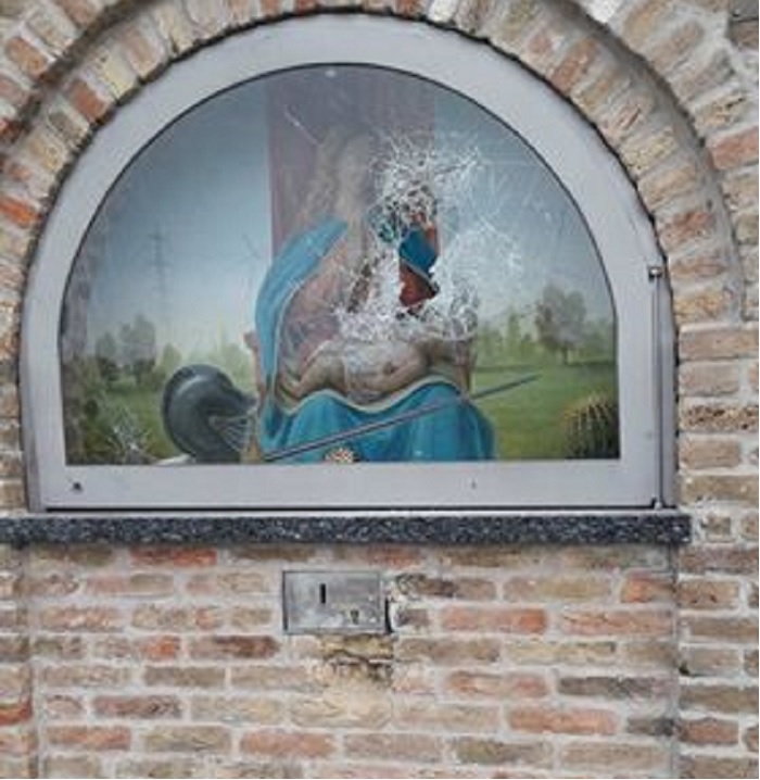 Santella danneggiata per rubare le offerte FOTO