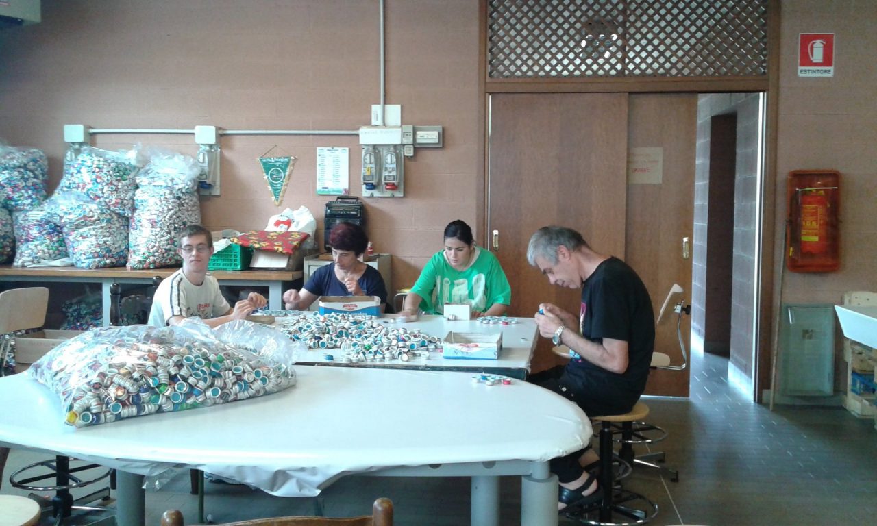 “Aiutateci ad aiutare”: ecco il progetto di Acli e Padana Spa – FOTO