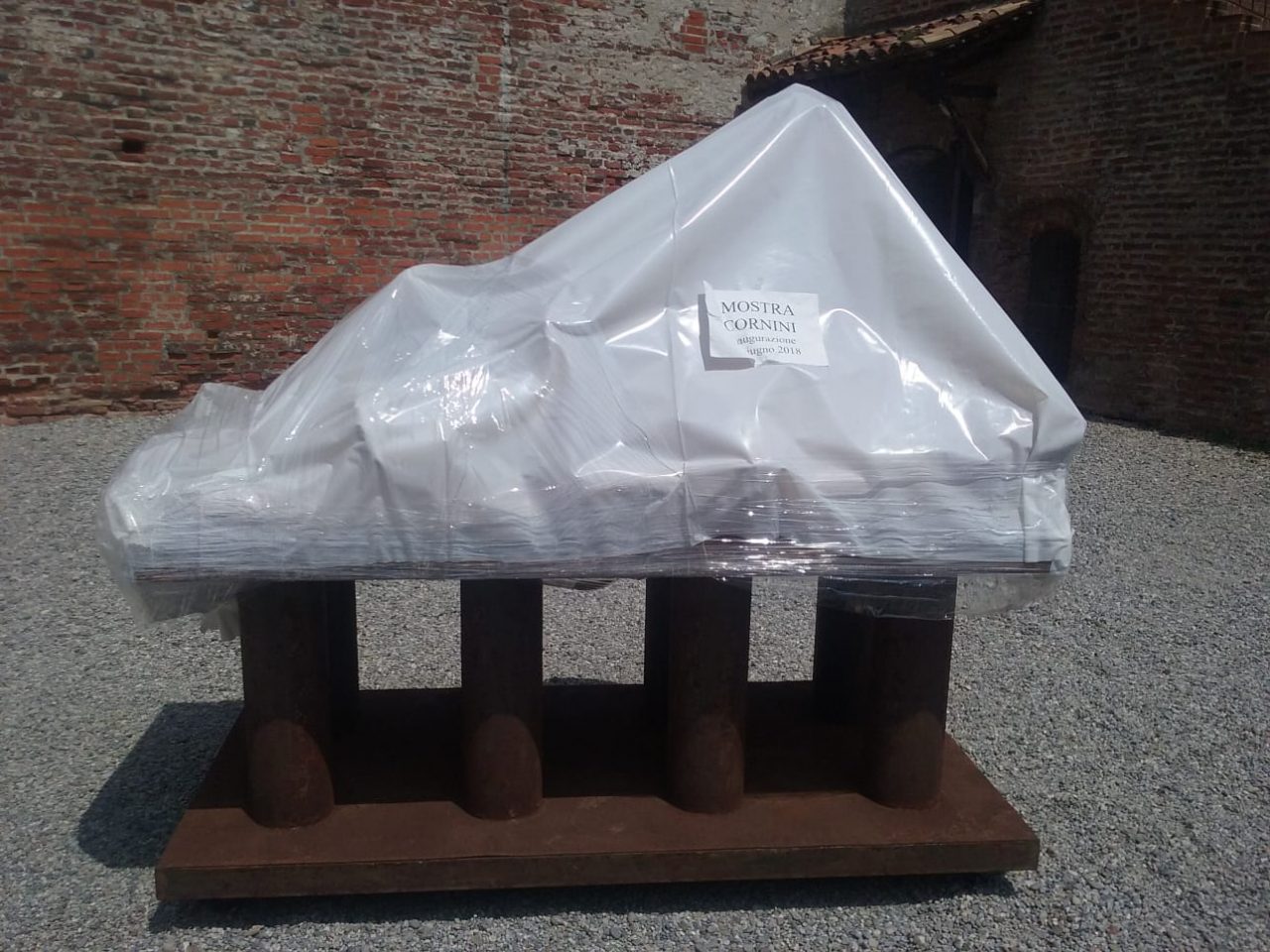Statue nude Soncino