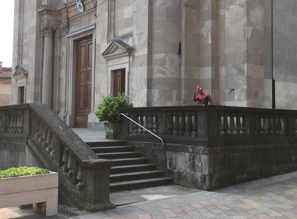 Avvistato Spiderman a Urgnano: l’ironia dei social