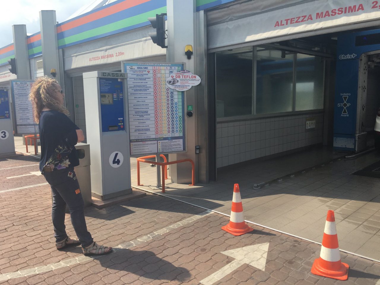 Furto all’autolavaggio Union Spirano, parla il titolare