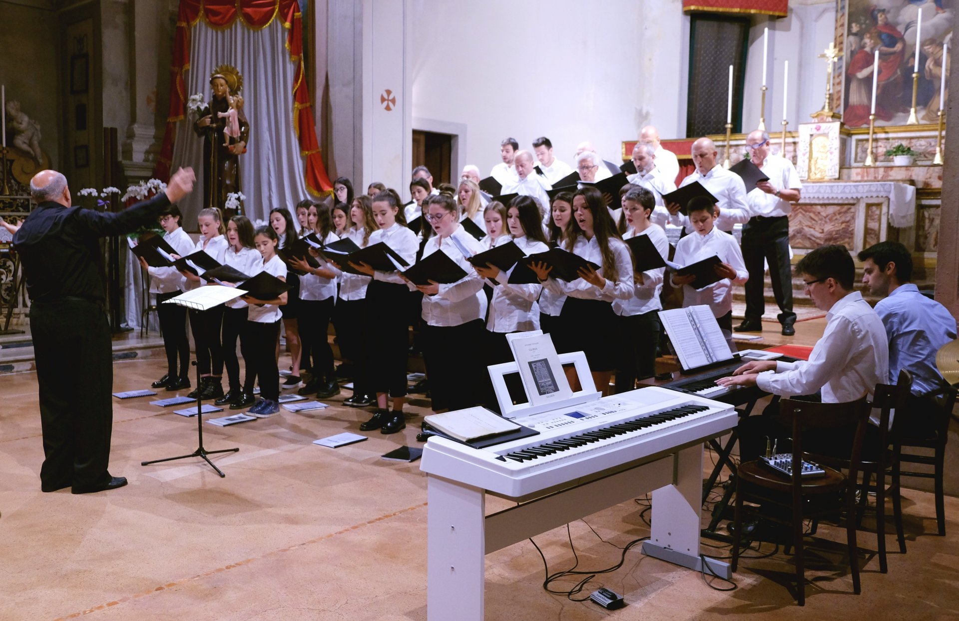 concerto per cori schola cantorum calcio cividate