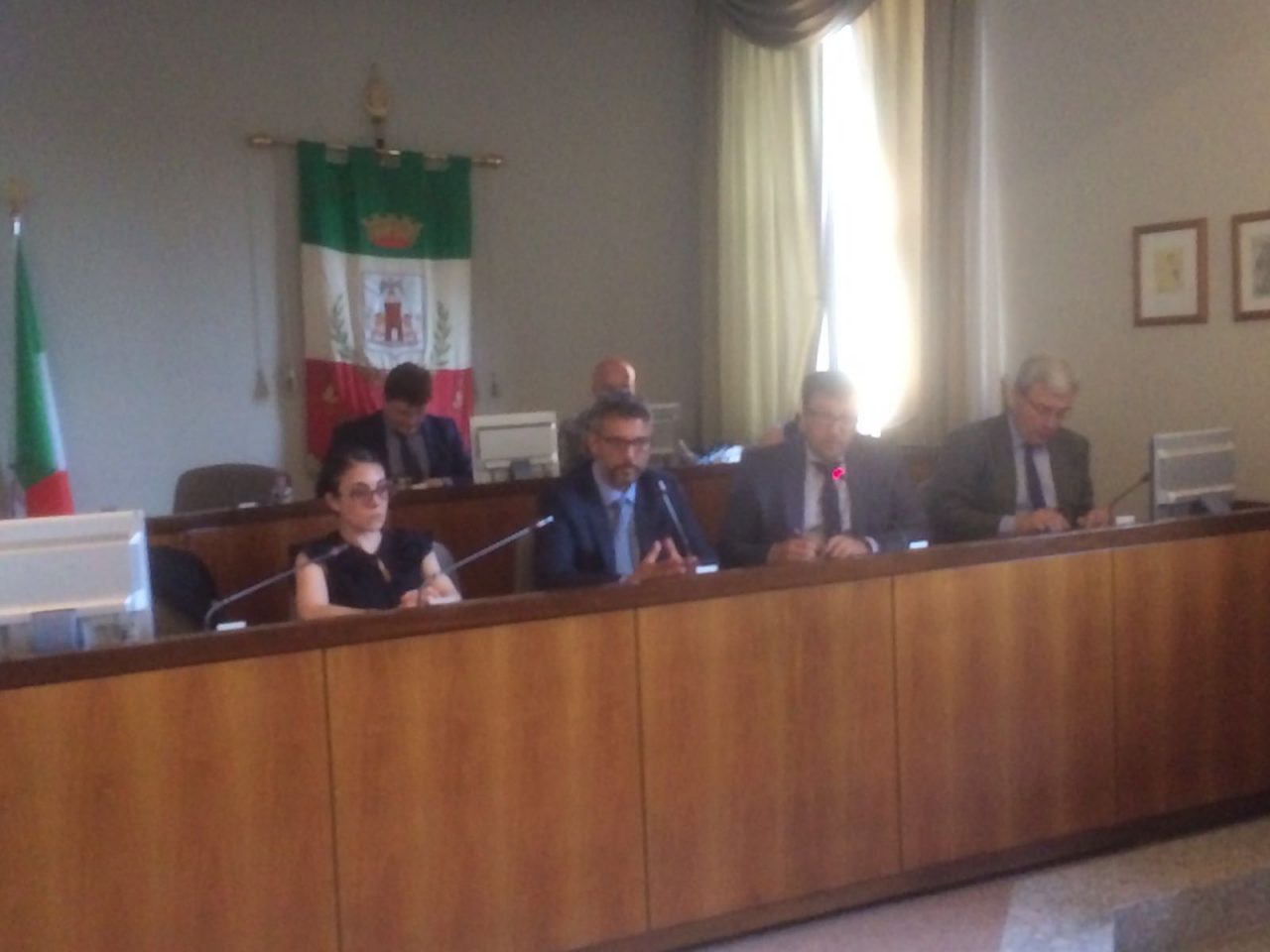 Gemeaz, clima imbarazzante in Consiglio