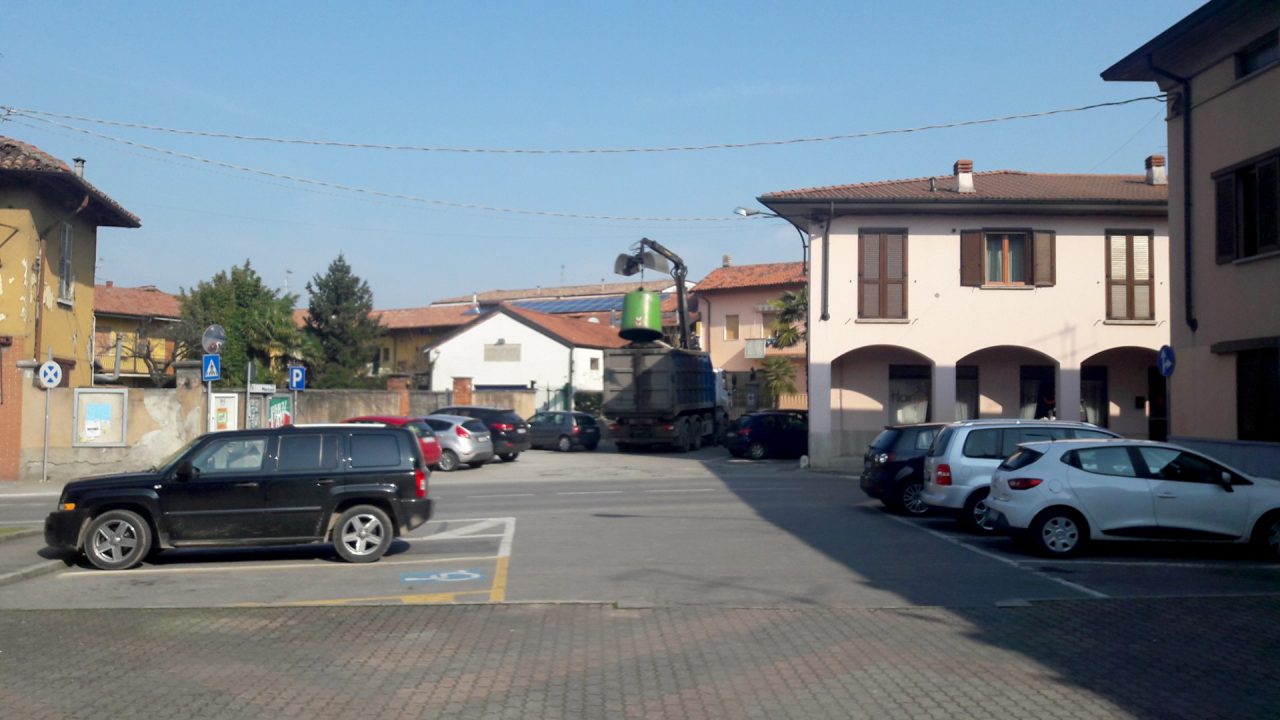 Raccolta vetro la minoranza chiede il porta a porta