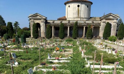 Grave incuria al cimitero Maggiore FOTO
