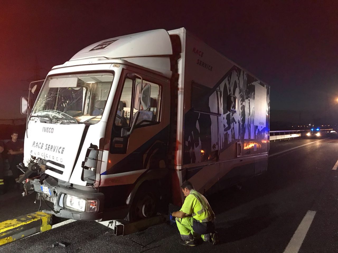 Incidente in Brebemi auto travolta da un furgone