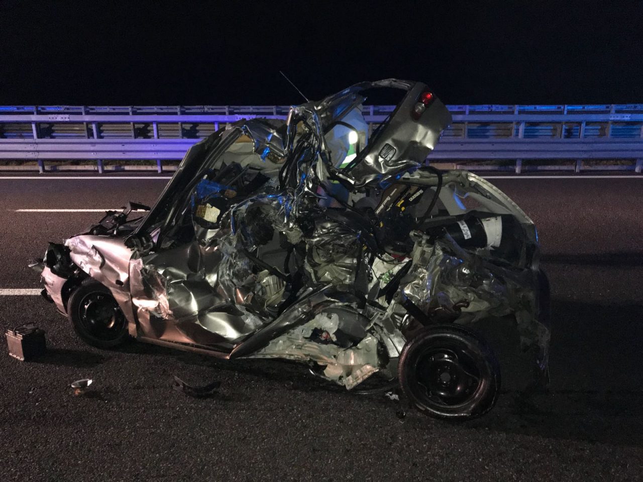 Auto travolta da un furgone sulla Brebemi, illesi due 20enni FOTO