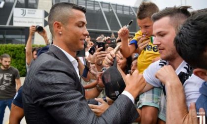 Cristiano Ronaldo: l’abbraccio dei tifosi a Torino | FOTO