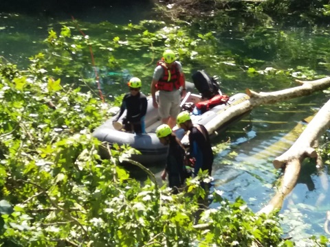 Sommozzatori al lavoro per rimettere in sicurezza l’Adda