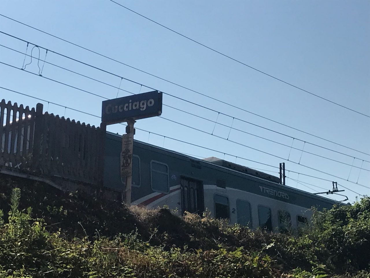 Investimento treno nel comasco, un morto e disagi alla circolazione