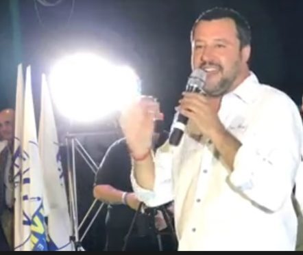 Minacce all’ex vicesindaco che filmò Salvini in spiaggia