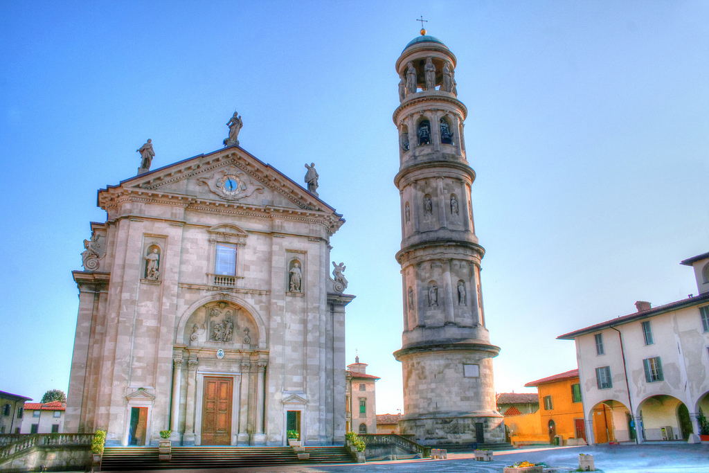 Leggere la storia attraverso le cartoline del passato