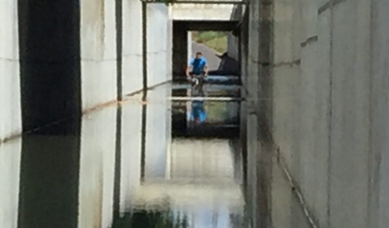 Allagato  sottopasso Brebemi, ma i ciclisti ferragostani non demordono…