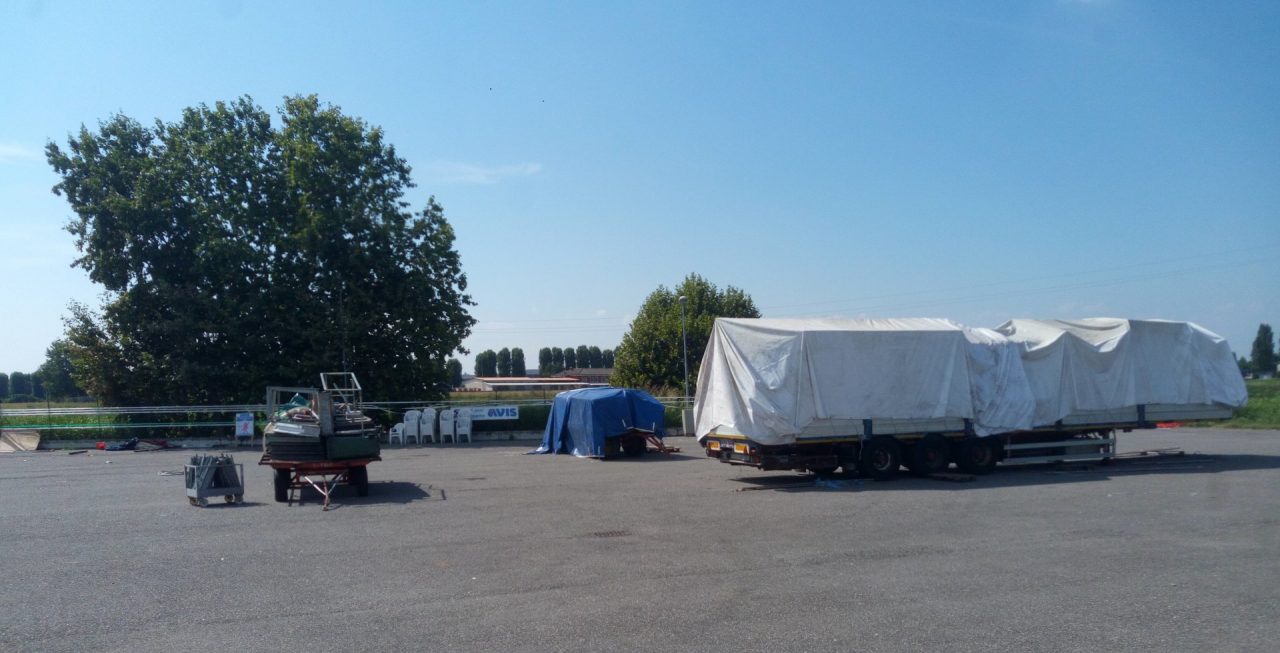 Area pubblica occupata dopo la festa dei donatori di sangue
