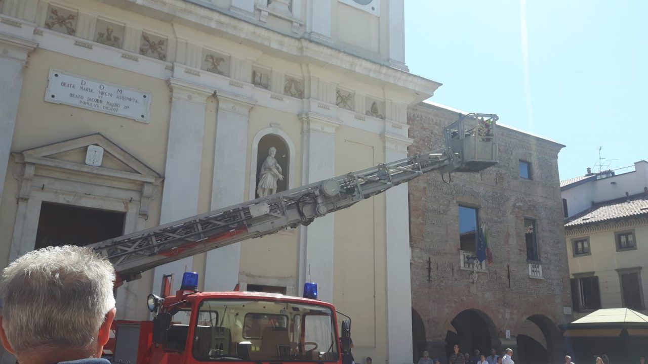 Naso all’insù nel Ferragosto di Romano