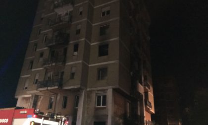 Incendio Zingonia, fiamme alla torre Anna tre FOTO