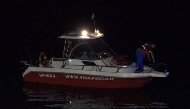 Turisti avvistano cadavere nel lago a Mandello, ma non si trova
