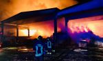 Incendio in cascina, distrutti 10mila quintali di fieno e paglia FOTO