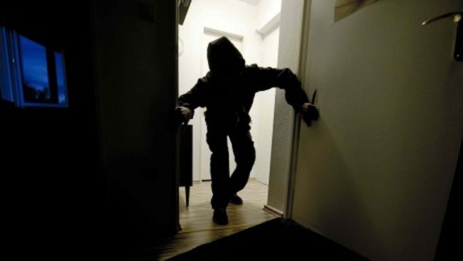 Scia di furti in abitazioni, monta la rabbia dei cittadini