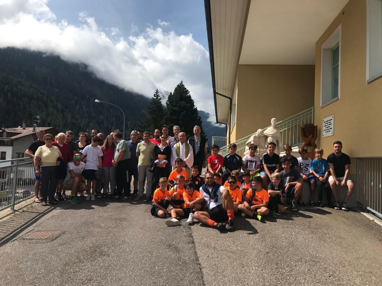Una stele per ricordare i calciatori della Pianenghese scomparsi