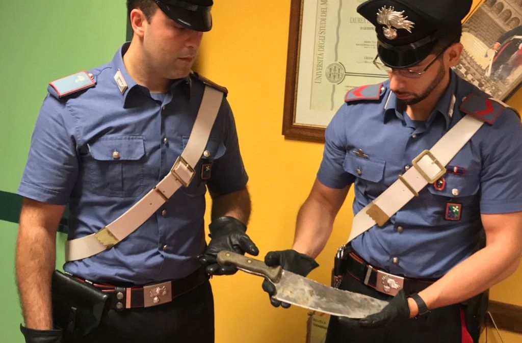 Regolamento di conti finisce a colpi di mannaia