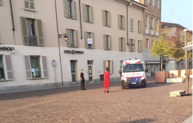 Infortunio al Maté, pizzaiolo si ferisce alla mano