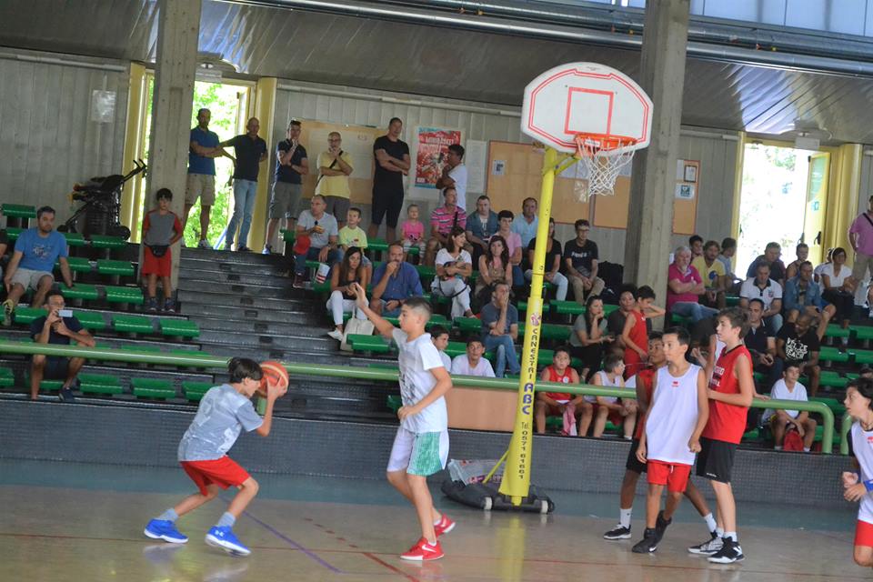 I vandali non fermano lo street basket