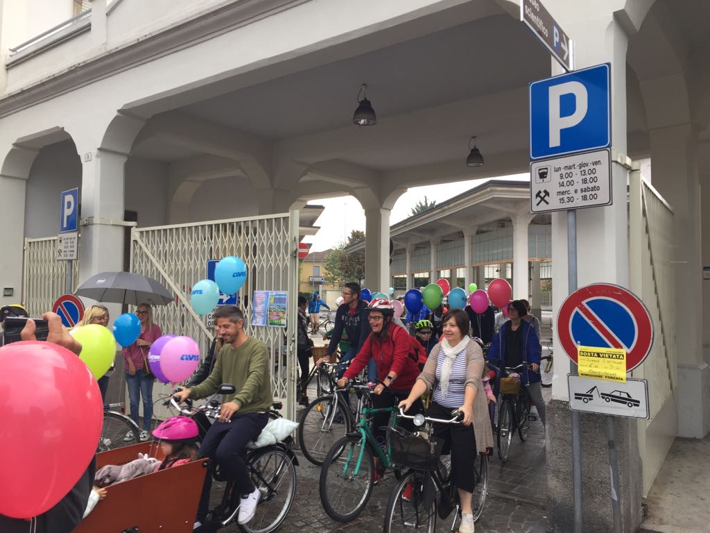 Tutti in bici con l’Avis nonostante la pioggia FOTO