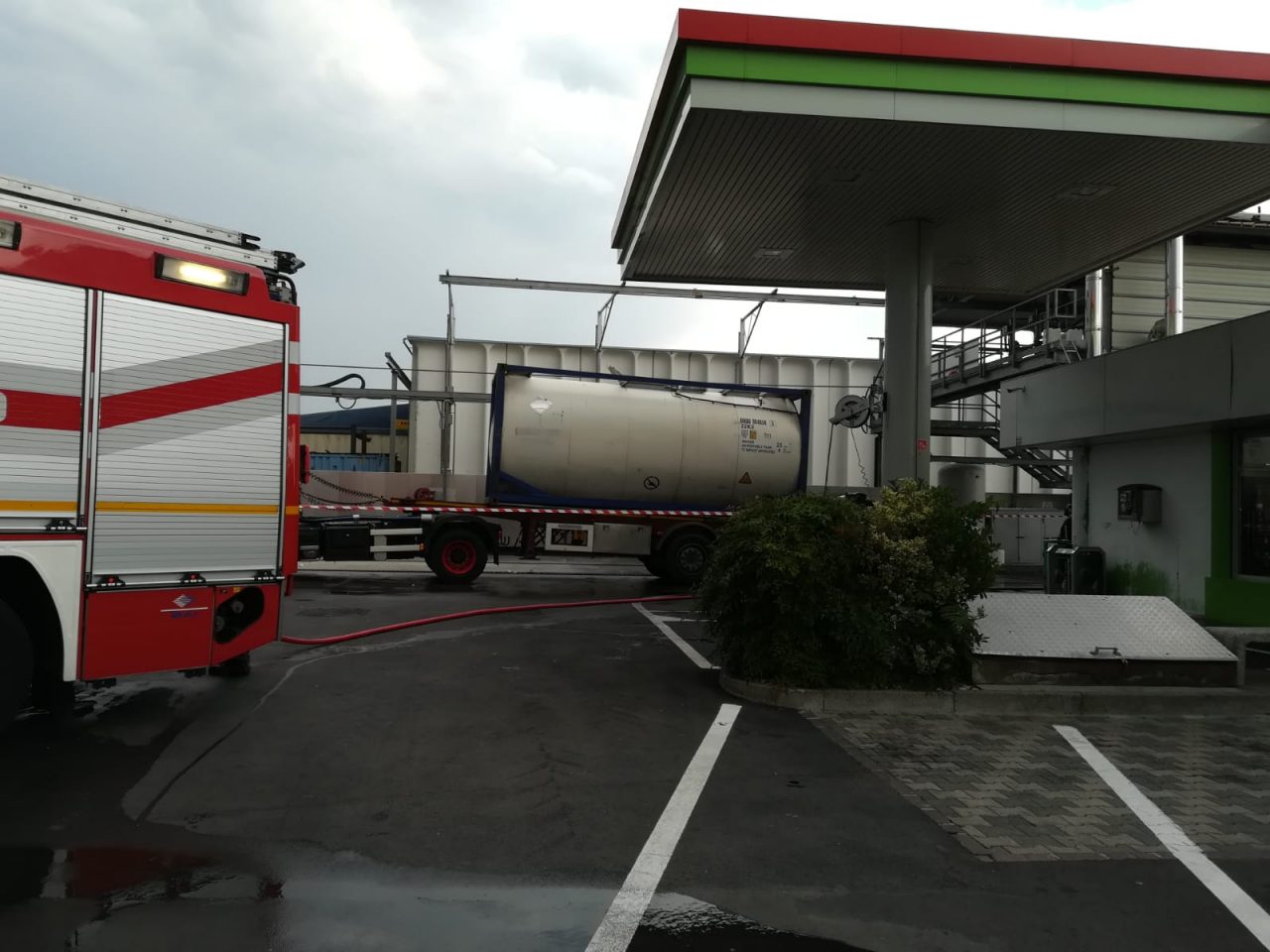 Esplosione a Verdello, operaio ustionato durante il lavaggio di una cisterna FOTO