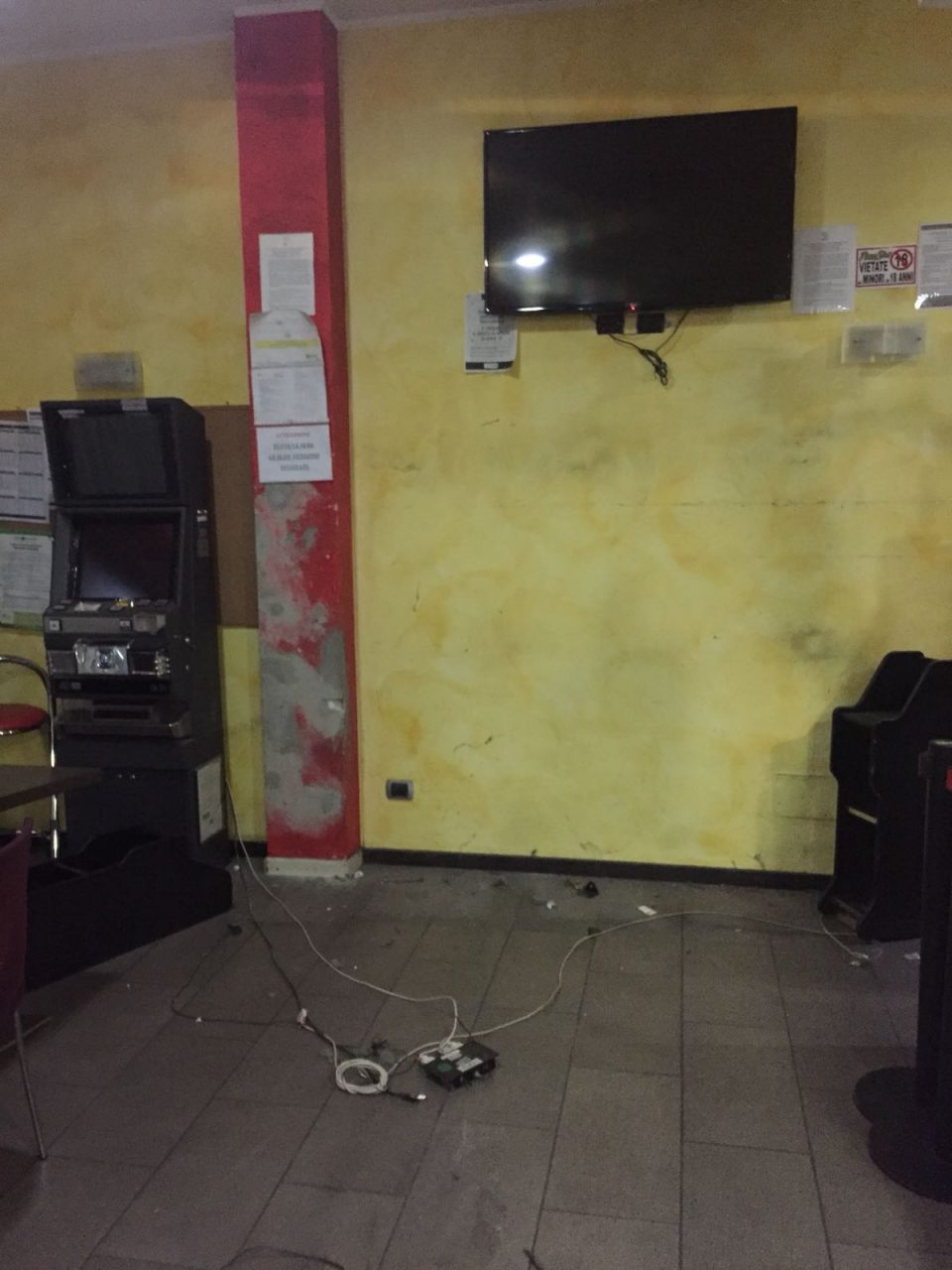 Spaccata a Fara Caffé dei Portici