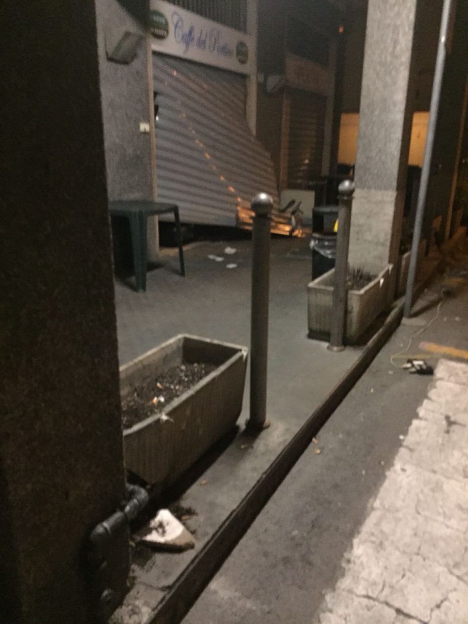 Spaccata a Fara Caffé dei Portici