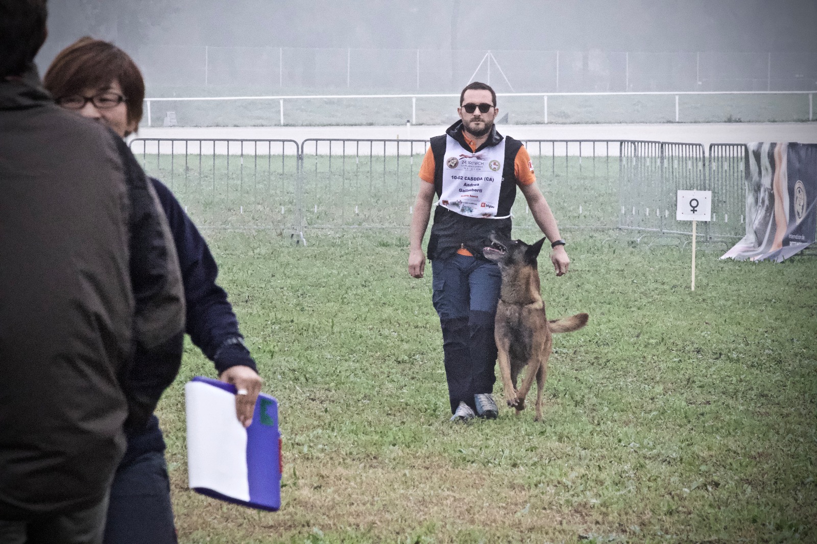 Andrea Galimberti e il cane da soccorso Hacker Caravaggio