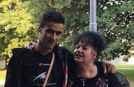 Clandestino salva due donne da un palazzo in fiamme