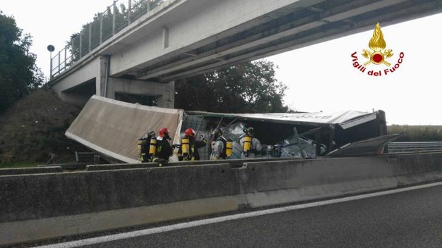 Camionista morto sulla A13, domani l’ultimo saluto a Moleri