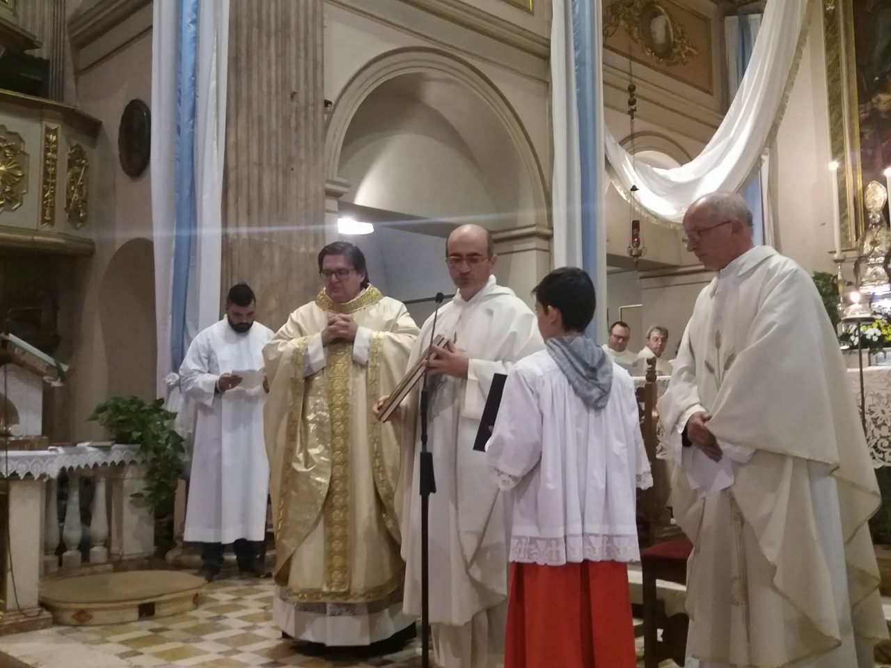 Nuovo parroco Spirano, don Roberto accolto dalla comunità FOTO VIDEO